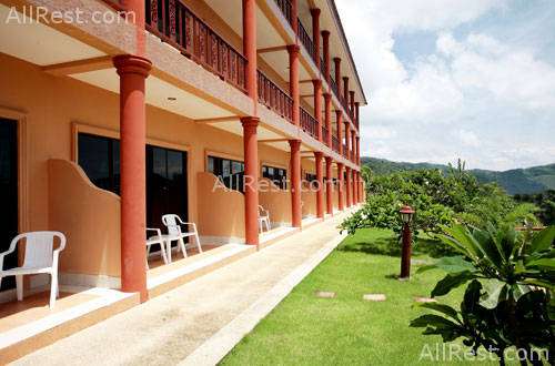 Patong Green Mountain Hotel 8